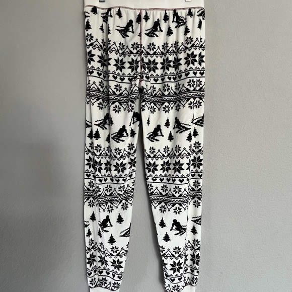 PJ Salvage. S. Set top and bottoms. Like new. make an offer - Picture 11 of 11